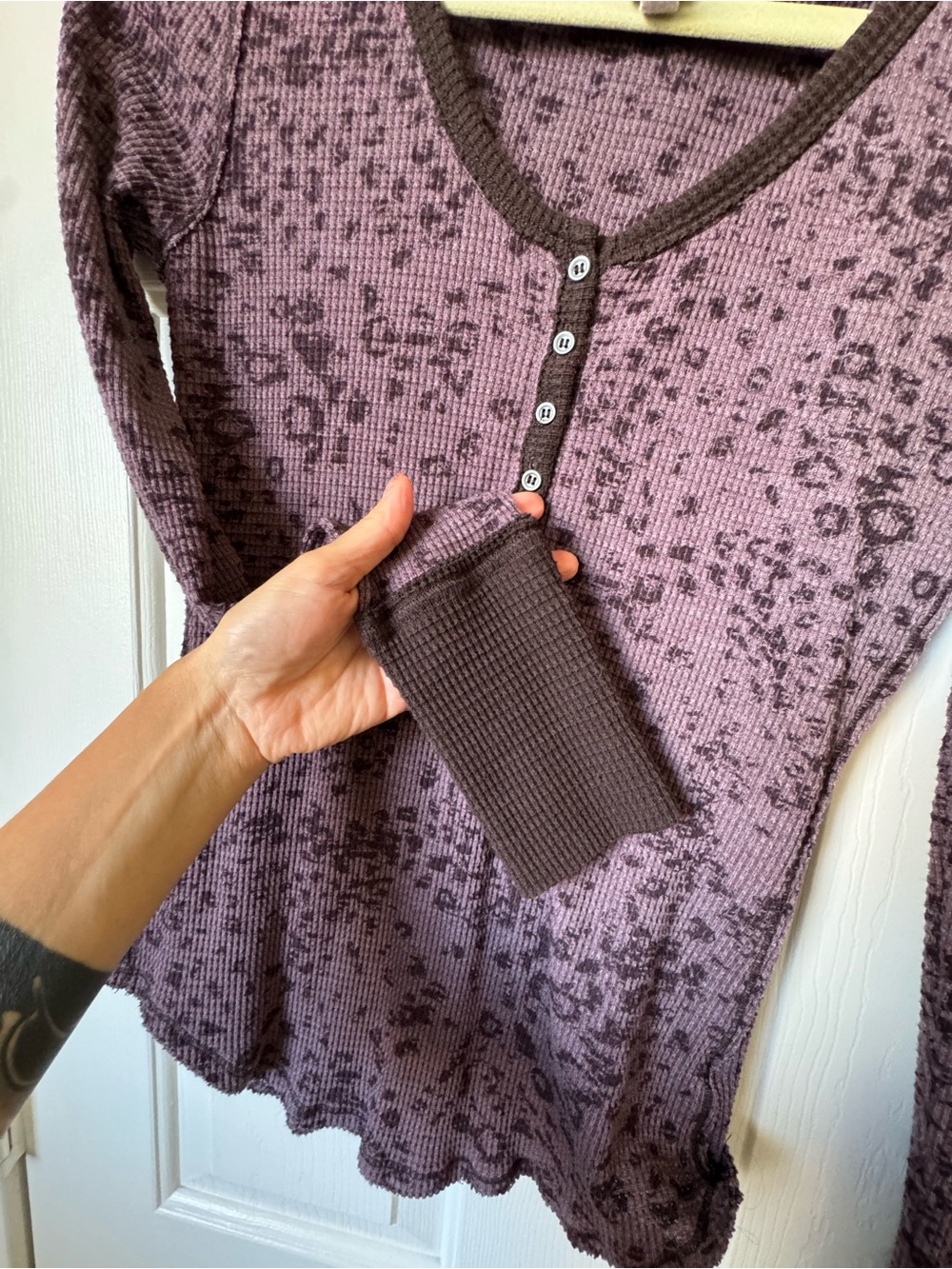 We The Free Mauve Ribbed Henley with Dark Trim - Picture 4 of 6